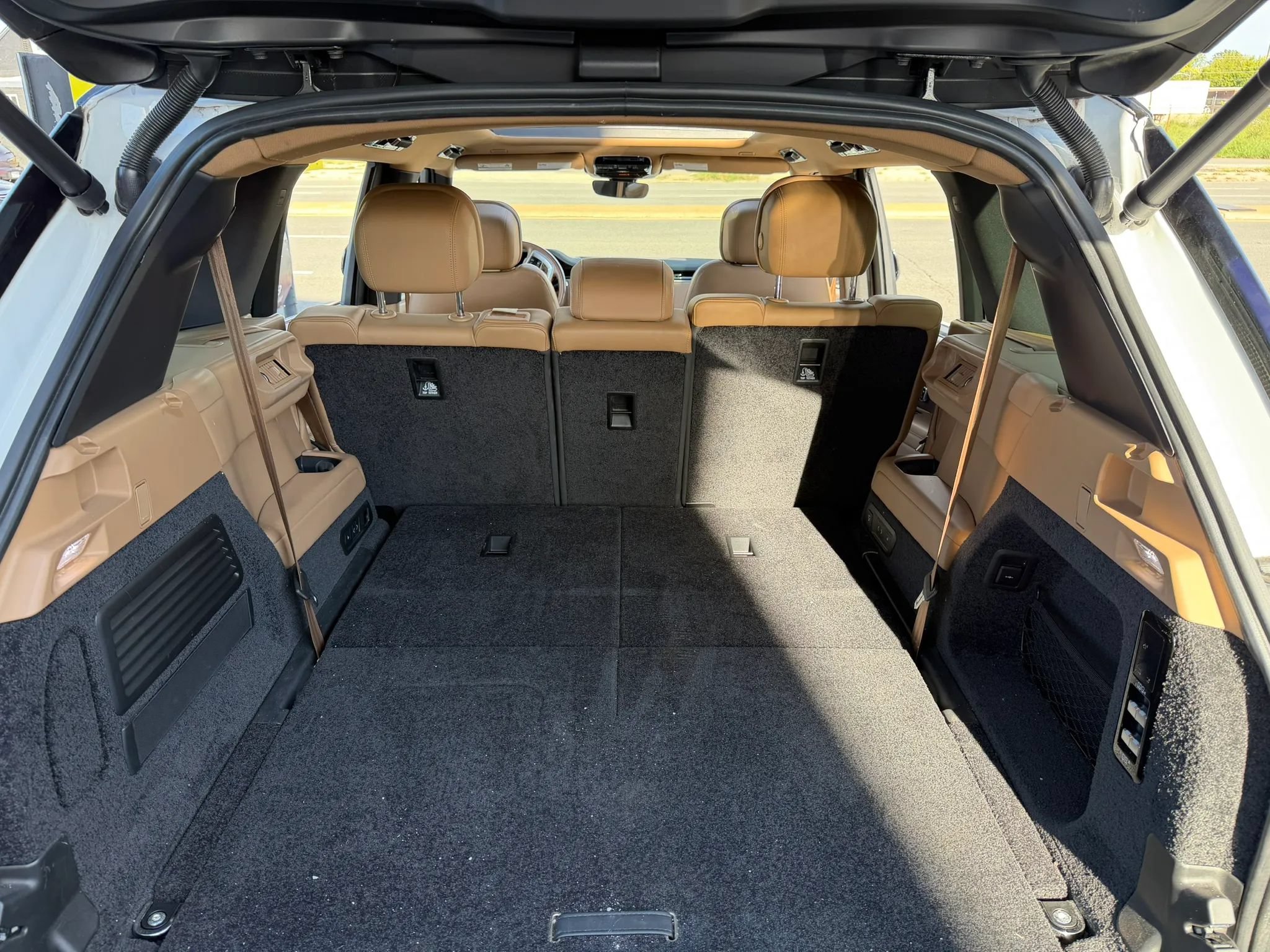 Used 2023 Land Rover Range Rover Long Wheelbase SE AWD/4WD image 36