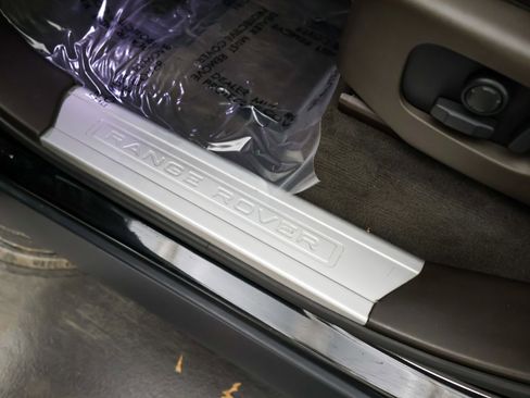 Used 2020 Land Rover Range Rover Sport HSE image 19