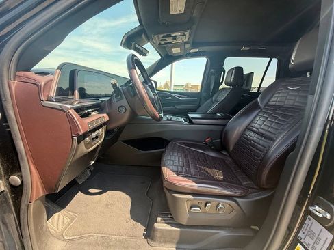 Used 2021 Cadillac Escalade Sport Platinum w/ LPO, ONYX Package AWD/4WD image 28