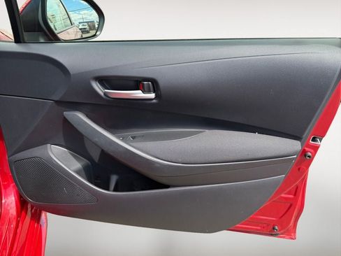 Used 2020 Toyota Corolla LE FWD image 25
