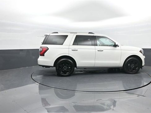 Certified 2021 Ford Expedition Limited image 8