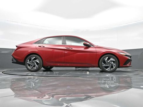 Certified 2024 Hyundai Elantra SEL w/ Convenience Package image 34