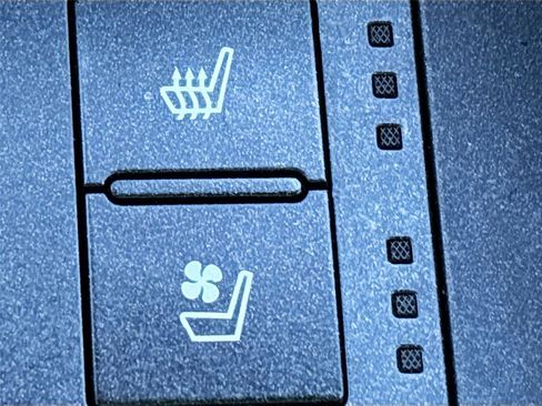 Used 2022 Lexus IS 300 AWD w/ Premium Package image 23