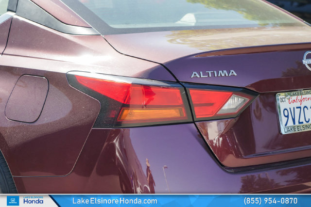 Used 2025 Nissan Altima 2.5 SV FWD image 12