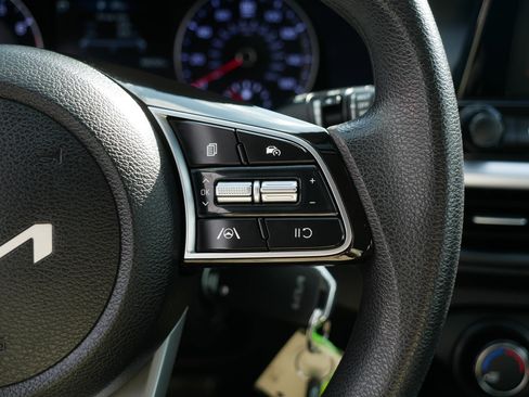 Certified 2022 Kia Forte LXS w/ LXS Technology Package image 29