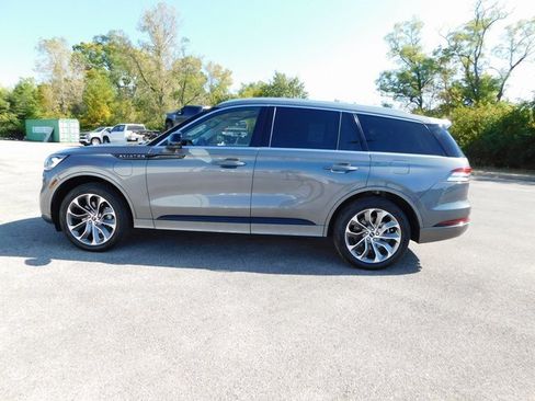 Used 2023 Lincoln Aviator Grand Touring w/ Elements Package Plus image 6