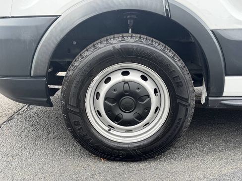 Used 2018 Ford Transit 250 148 Medium Roof image 12