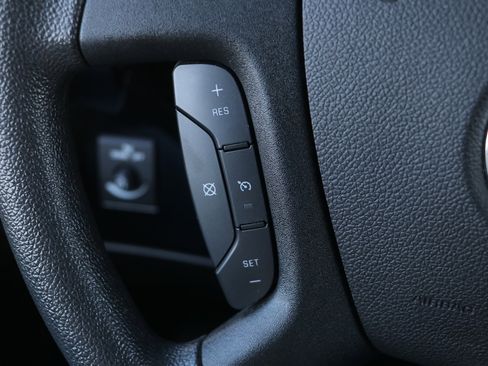 Used 2020 GMC Savana 2500 w/ Enhanced Convenience Package image 18