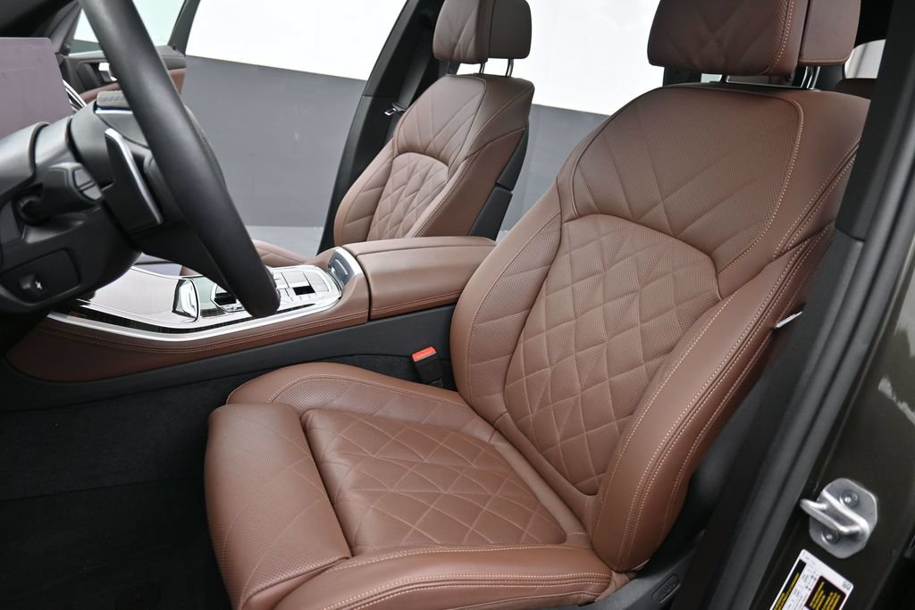 Used 2026 BMW X5 xDrive40i AWD/4WD image 11