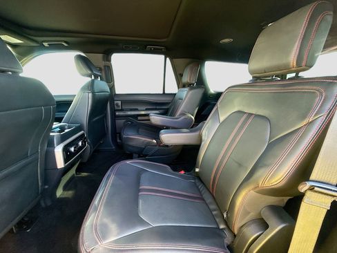 Used 2022 Ford Expedition Limited image 30