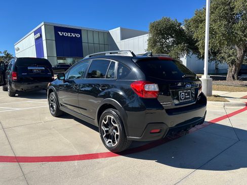 Used 2017 Subaru Crosstrek 2.0i Limited image 4