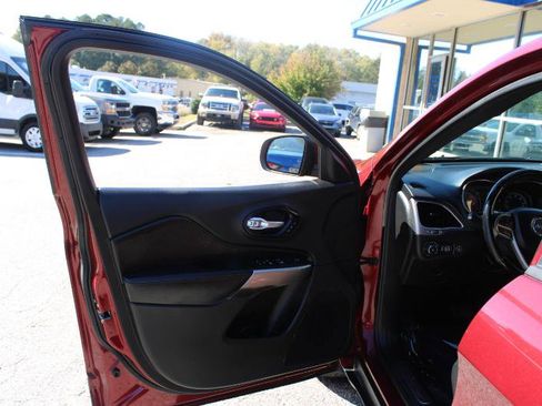 Used 2021 Jeep Cherokee High Altitude image 20