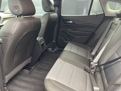 Used 2024 Chevrolet Trax LT w/ LT Convenience Package image 11