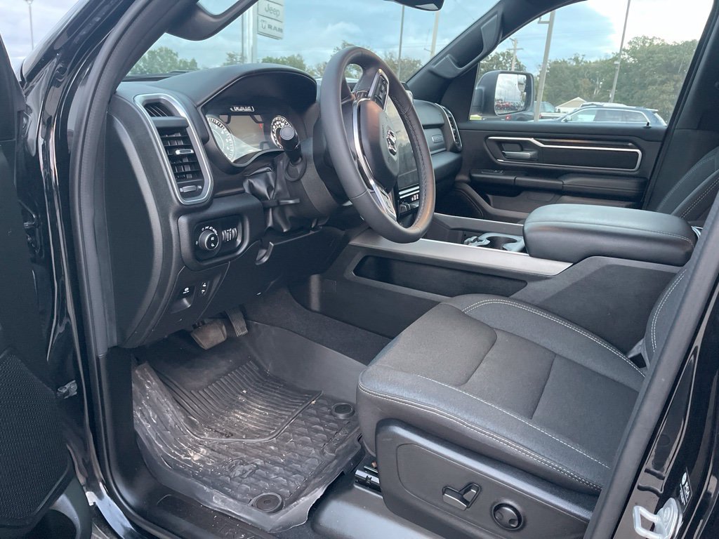 Used 2025 RAM 1500 Big Horn AWD/4WD image 9