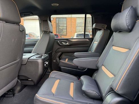 Used 2024 GMC Yukon XL AT4 w/ Technology Package image 12