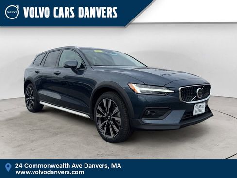New 2026 Volvo V60 B5 Cross Country Ultra w/ Protection Package Premier image 1