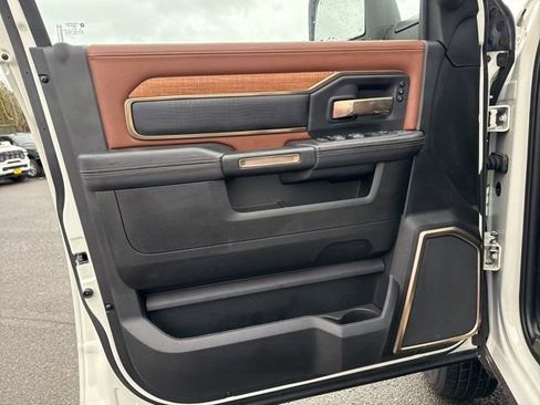 Used 2024 RAM 3500 Limited w/ Safety Group image 33