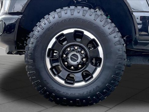 Used 2025 Ford F250 Platinum w/ Tremor Off-Road Package AWD/4WD image 11