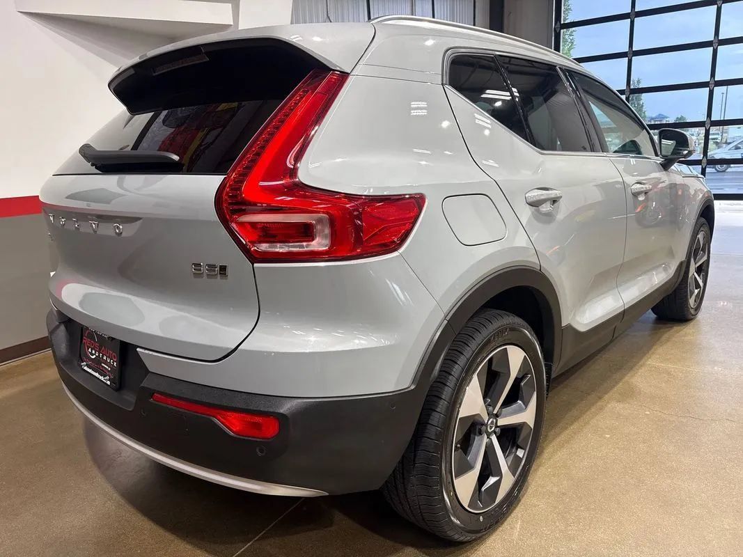 Used 2024 Volvo XC40 B5 Plus AWD/4WD image 62
