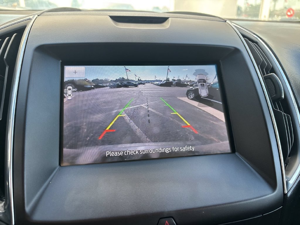 Used 2020 Ford Edge Titanium w/ Equipment Group 301A AWD/4WD image 18