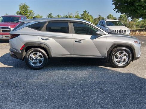 Used 2022 Hyundai Tucson SE w/ Cargo Package FWD image 2