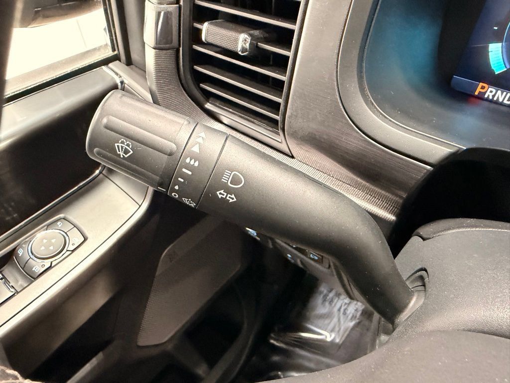 Used 2025 Ford F150 Lariat AWD/4WD image 34