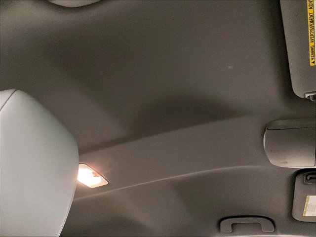 Used 2019 Toyota Camry SE FWD image 21