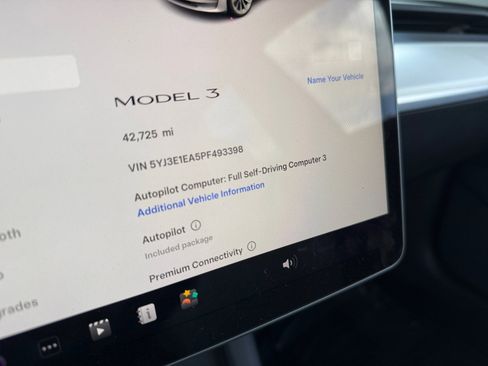 Used 2023 Tesla Model 3 Standard Range image 18