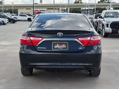 Used 2017 Toyota Camry SE FWD image 5