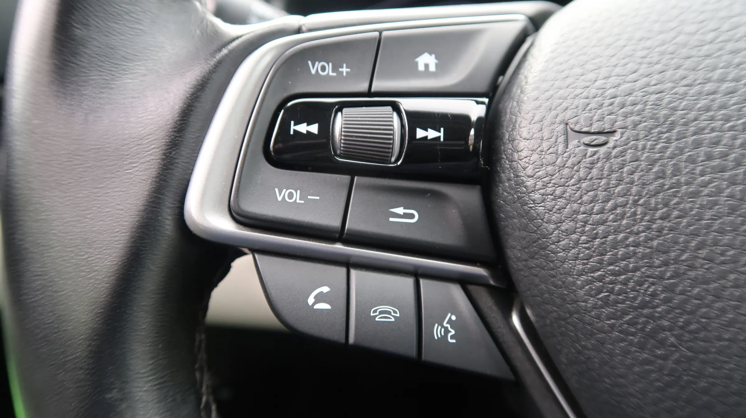 Used 2021 Honda Accord EX-L image 36