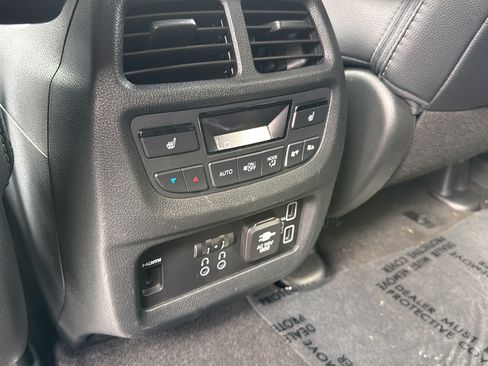 Used 2021 Honda Pilot Touring image 18