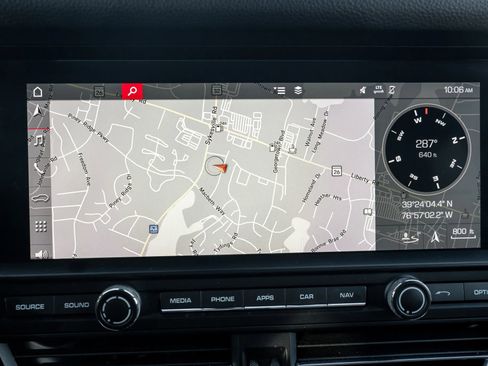 Used 2019 Porsche Macan Sport Edition image 32