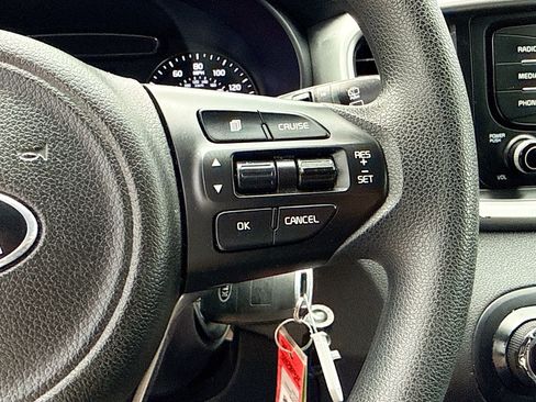 Used 2017 Kia Sorento FWD image 36