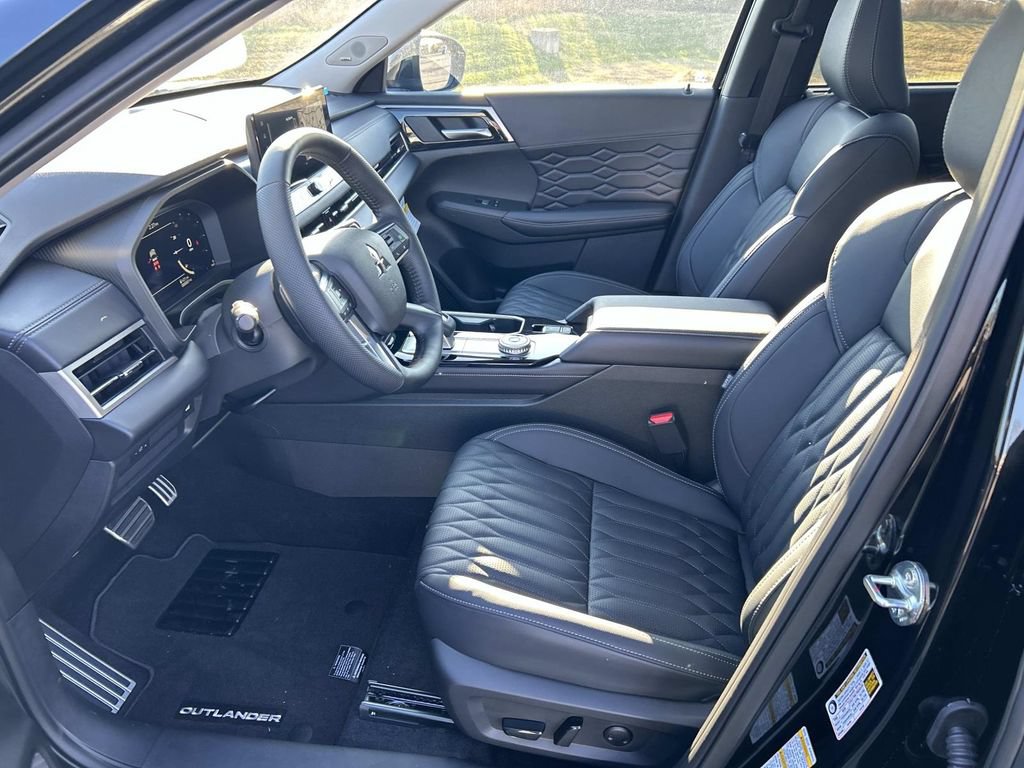 Used 2025 Mitsubishi Outlander SEL FWD image 21