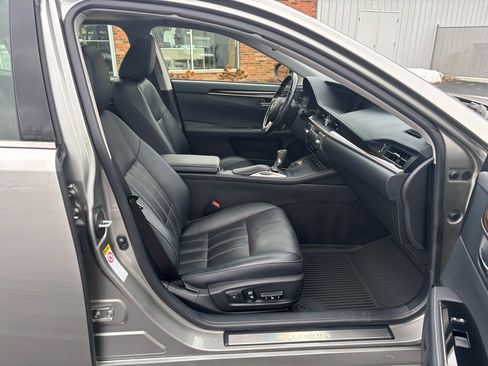 Used 2017 Lexus ES 300h image 13