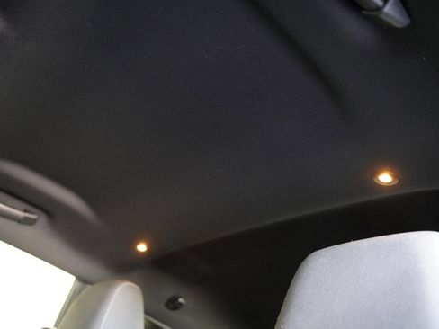 Used 2019 Dodge Challenger SXT image 23