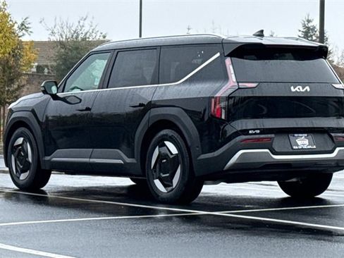 New 2026 Kia EV9 Wind image 7