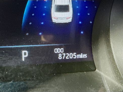 Used 2020 Toyota Camry XSE image 19