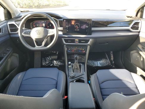 New 2025 Volkswagen Taos SEL image 6