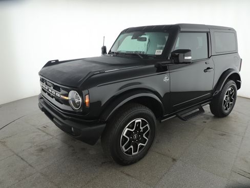 Certified 2023 Ford Bronco Outer Banks image 3