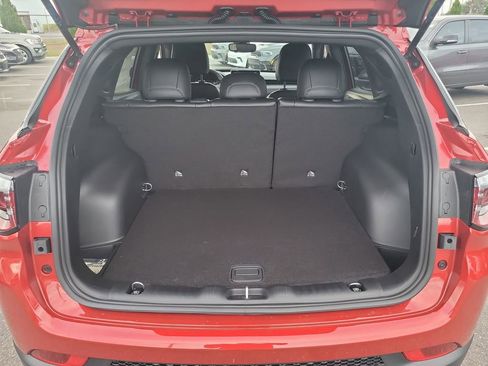 New 2026 Jeep Compass Latitude image 8