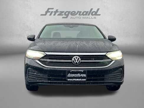 Used 2024 Volkswagen Jetta SE FWD image 6