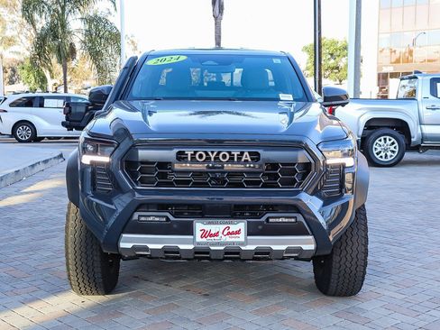 Used 2024 Toyota Tacoma Trailhunter image 2