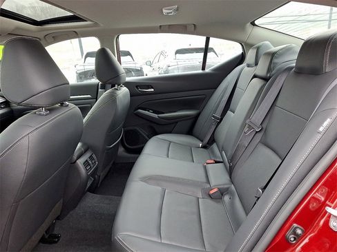 Used 2024 Nissan Altima 2.5 SL image 11