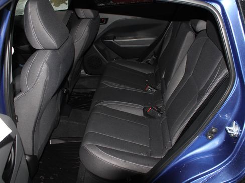 Used 2025 Subaru Crosstrek 2.0i Premium image 17