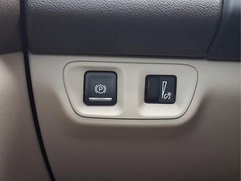 Certified 2018 GMC Acadia Denali w/ Technology Package image 12