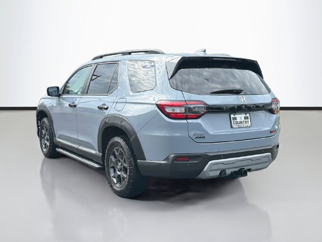 Used 2023 Honda Pilot TrailSport image 5