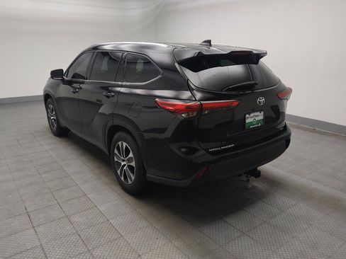 Used 2021 Toyota Highlander XLE FWD image 5