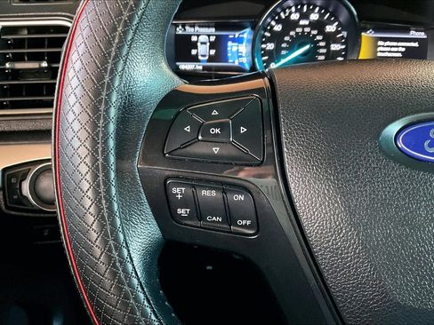Used 2016 Ford Explorer XLT w/ Equipment Group 202A FWD image 10