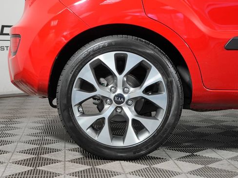 Used 2013 Kia Soul ! w/ Premium Pkg FWD image 11